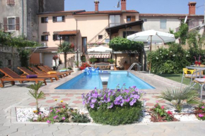 Family friendly apartments with a swimming pool Vodnjan, Fazana - 14159